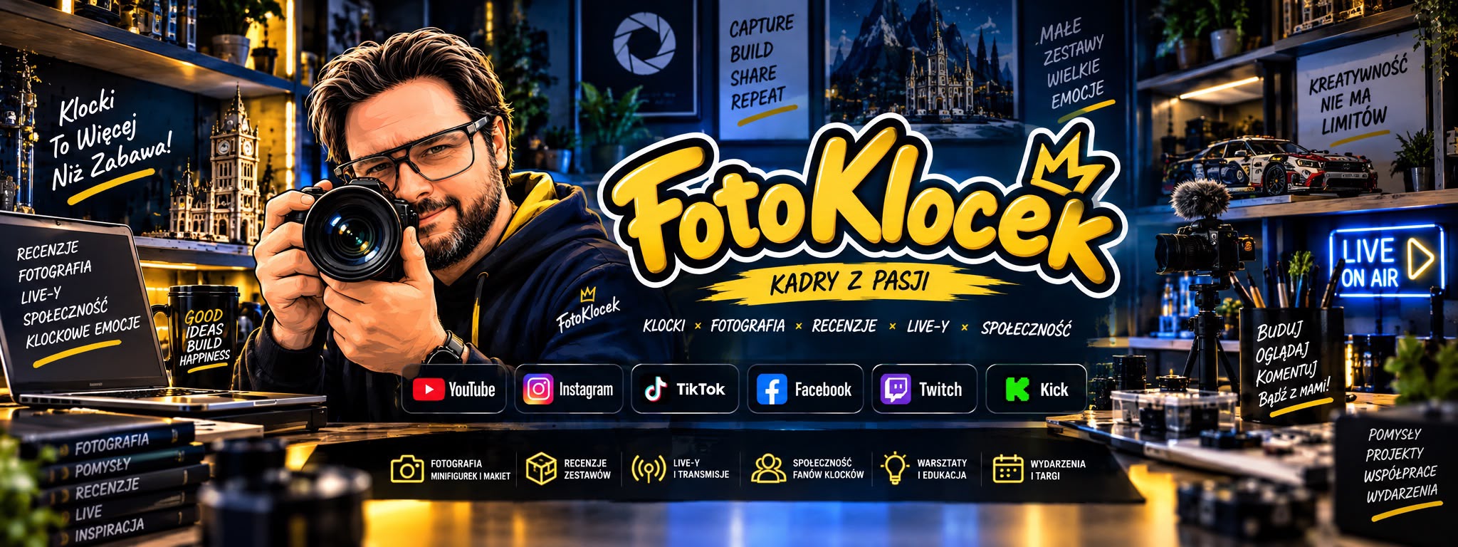 Grafika FotoKlocka: twórca z aparatem, modele z klocków i hasło Kadry z pasji.